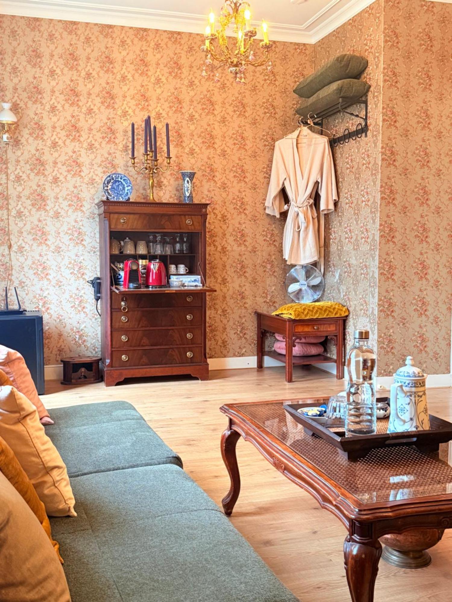 Luxurious Classical Dutch Styled Room In City Centre Of The Hague - Home Stay Kültér fotó